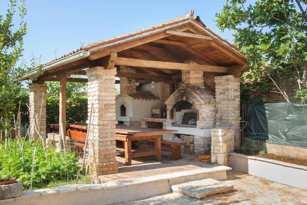 Apartments Borgo 8 Tar-Vabriga ภายนอก รูปภาพ
