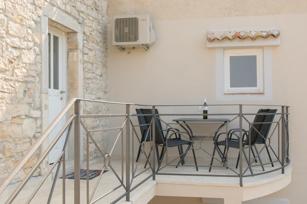 Apartments Borgo 8 Tar-Vabriga ภายนอก รูปภาพ