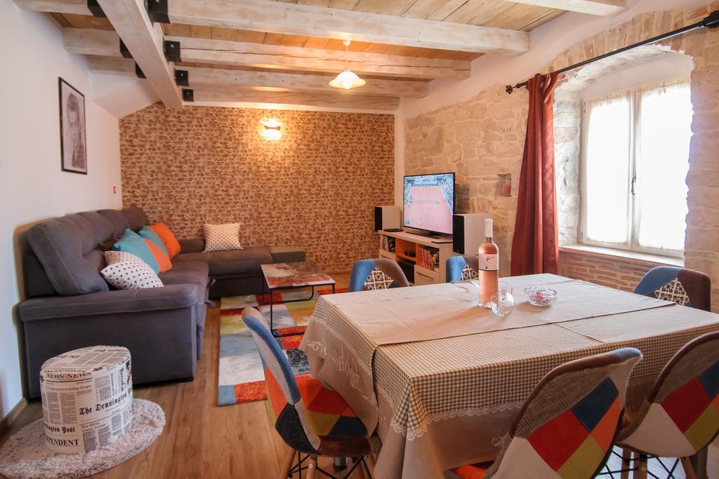Apartments Borgo 8 Tar-Vabriga ภายนอก รูปภาพ