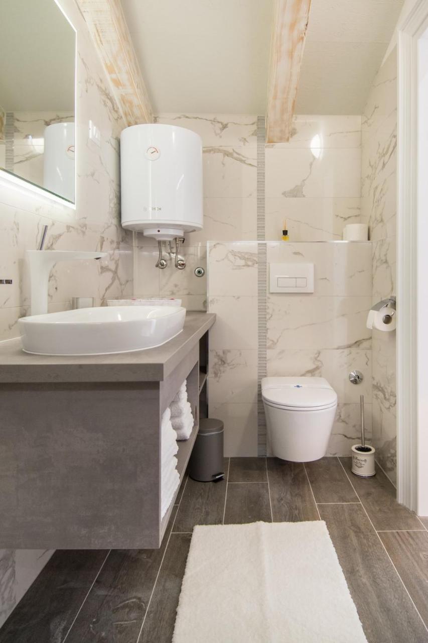Apartments Borgo 8 Tar-Vabriga ภายนอก รูปภาพ